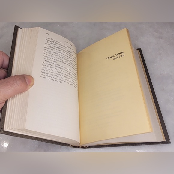 Roberts Rules of Order Newly Revised 1970 Scott Foresman - Picture 11 of 14